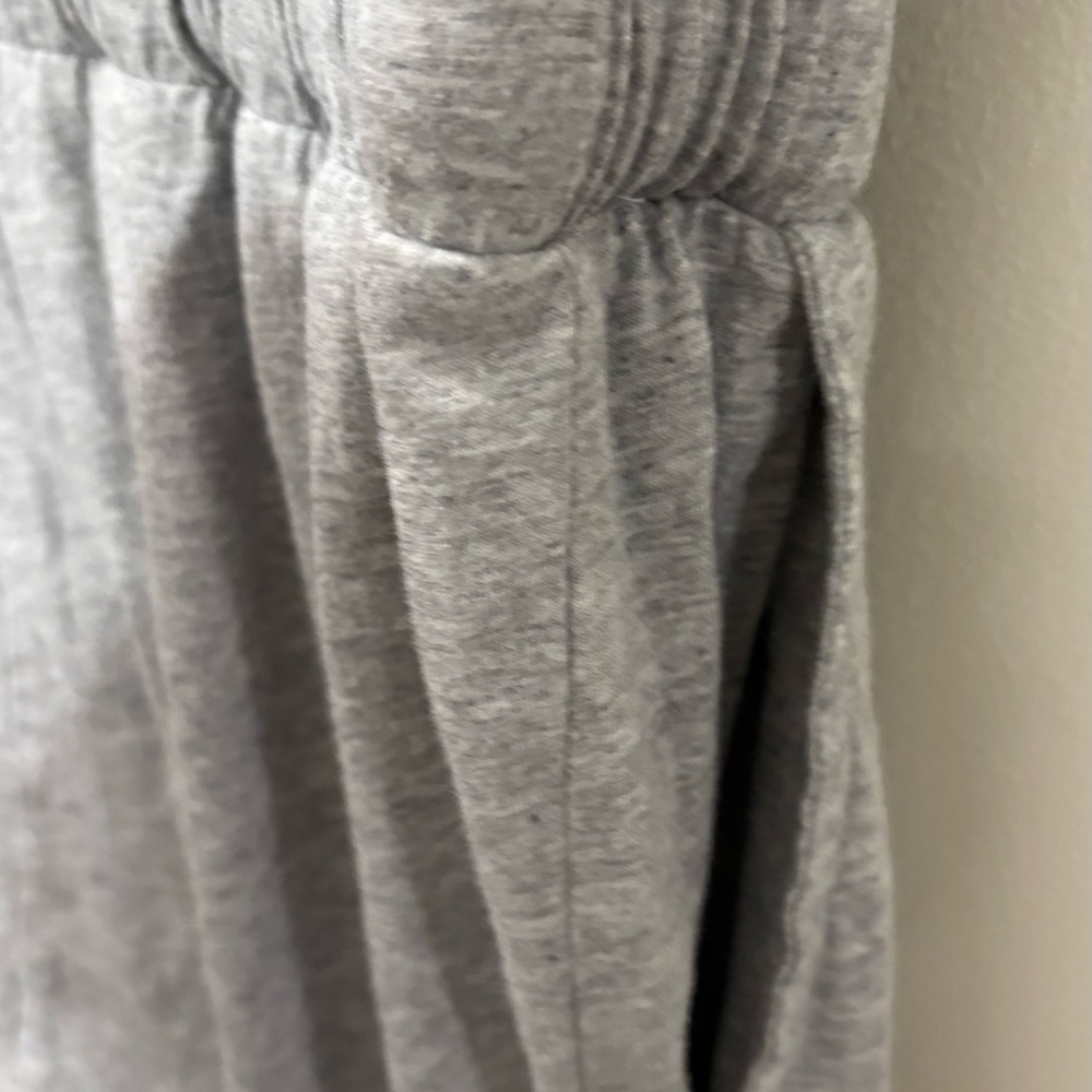 Serra Gray Jumpsuit with Tie Waist and Relaxed Fit - Picture 11 of 13